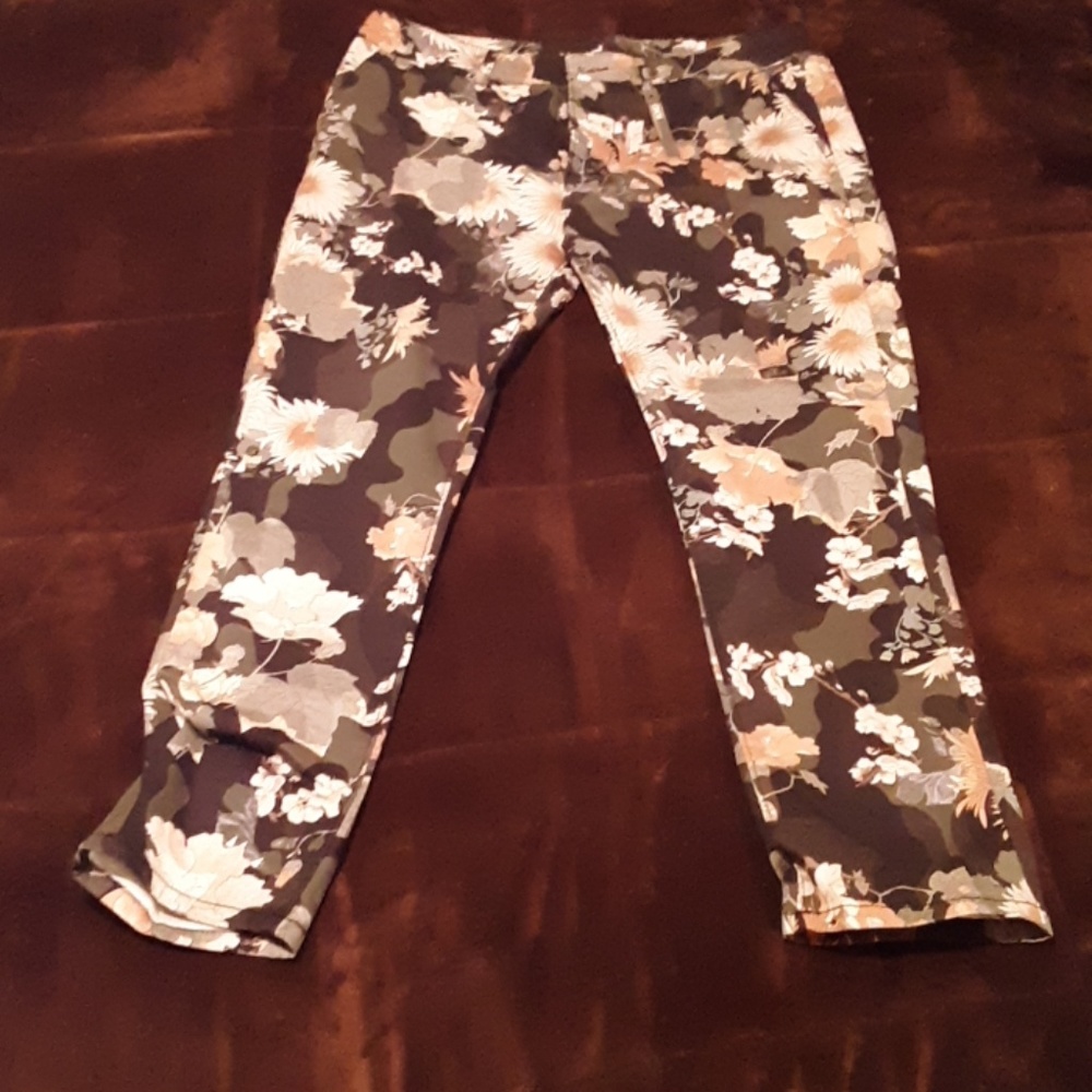 Ankle length skinny jeans